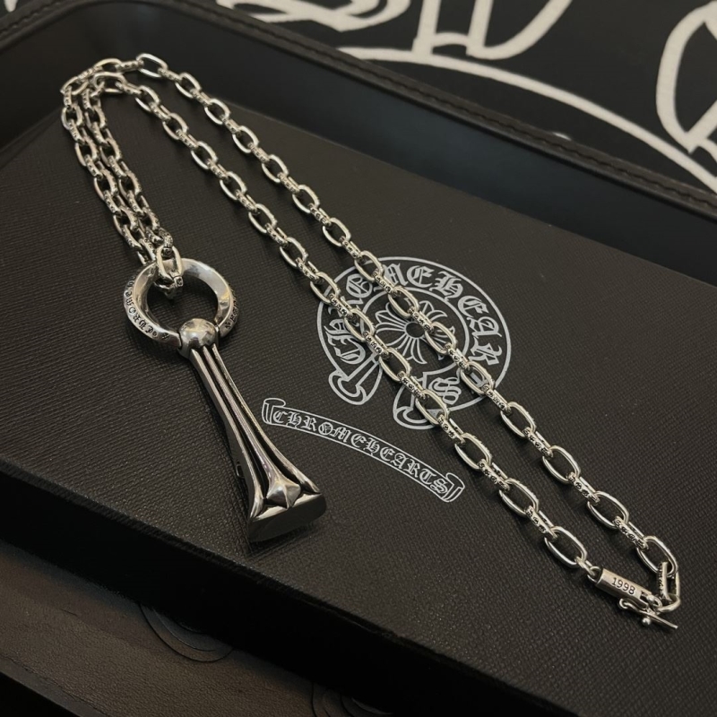 Ch*0me He**ts necklaces